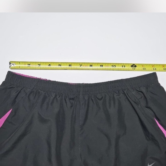 Nike Athletic Shorts, Size L - Picture 5 of 8